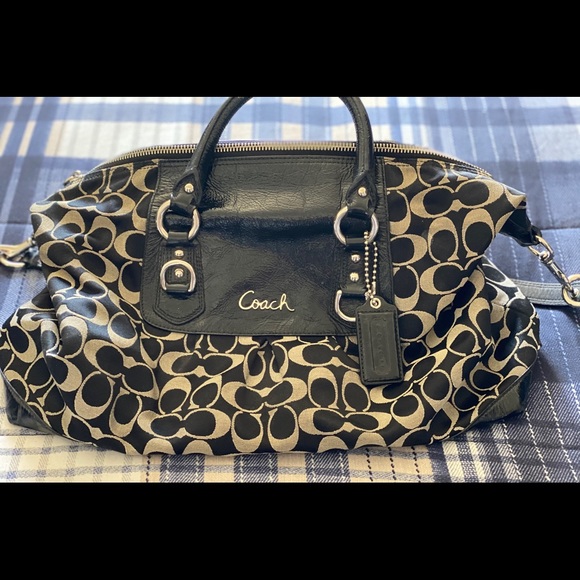 Coach Handbags - Coach Hand Bag